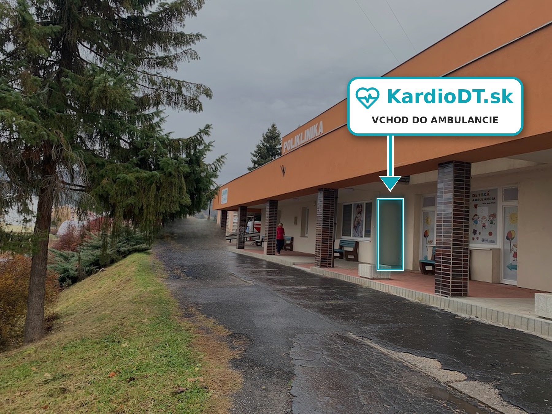 Vchod do ambulancie KardioDT v budove Polikliniky Detva